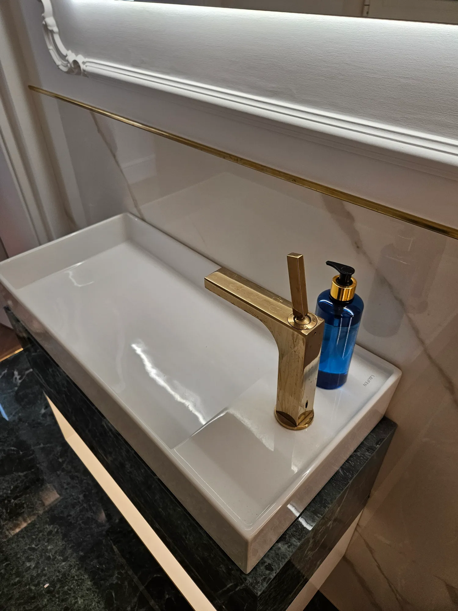 Gostinski WC u Calacatti i Alpe Verdi — fotografija 2