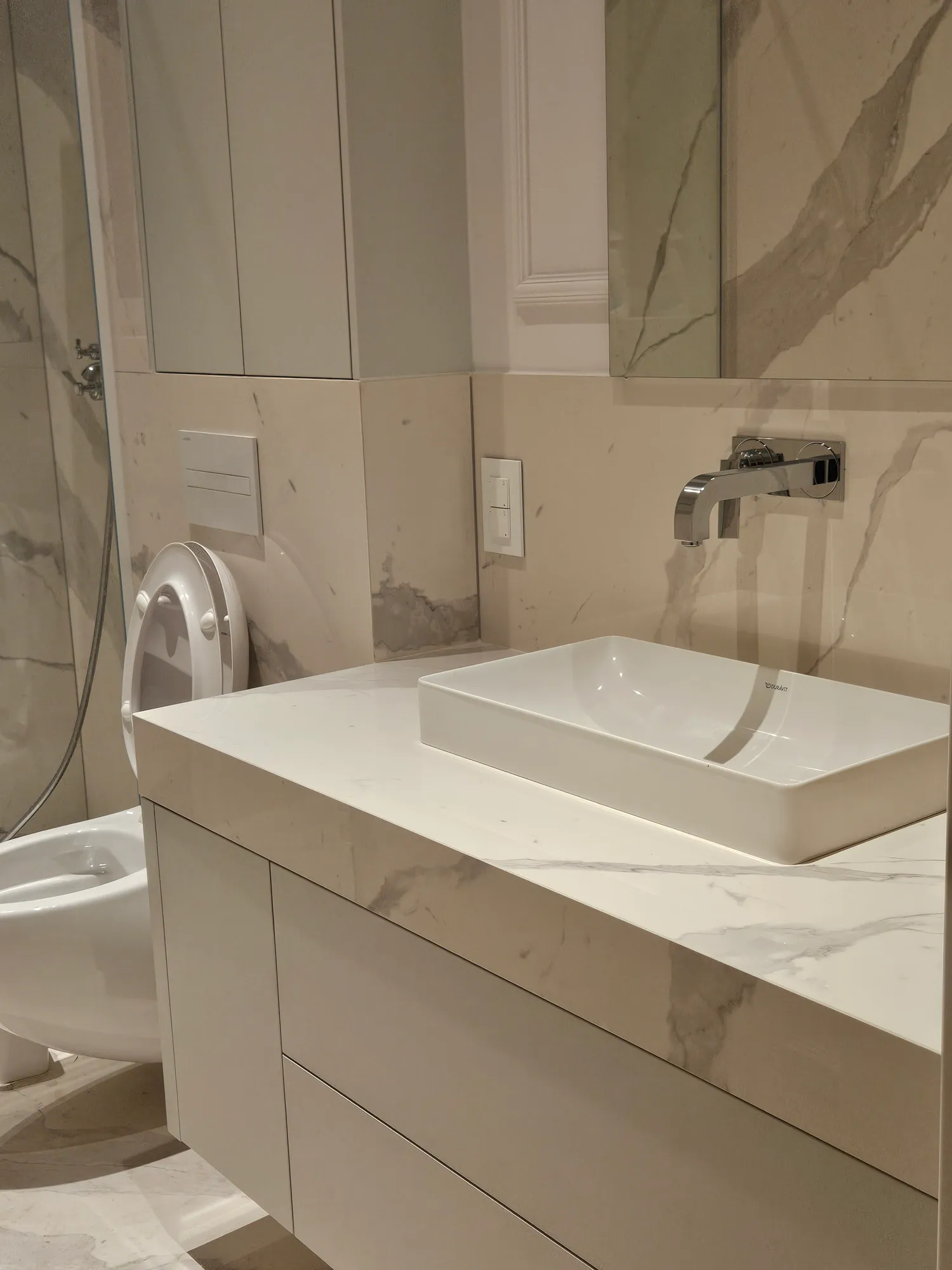 Gostinski WC u Calacatti i Alpe Verdi — fotografija 3